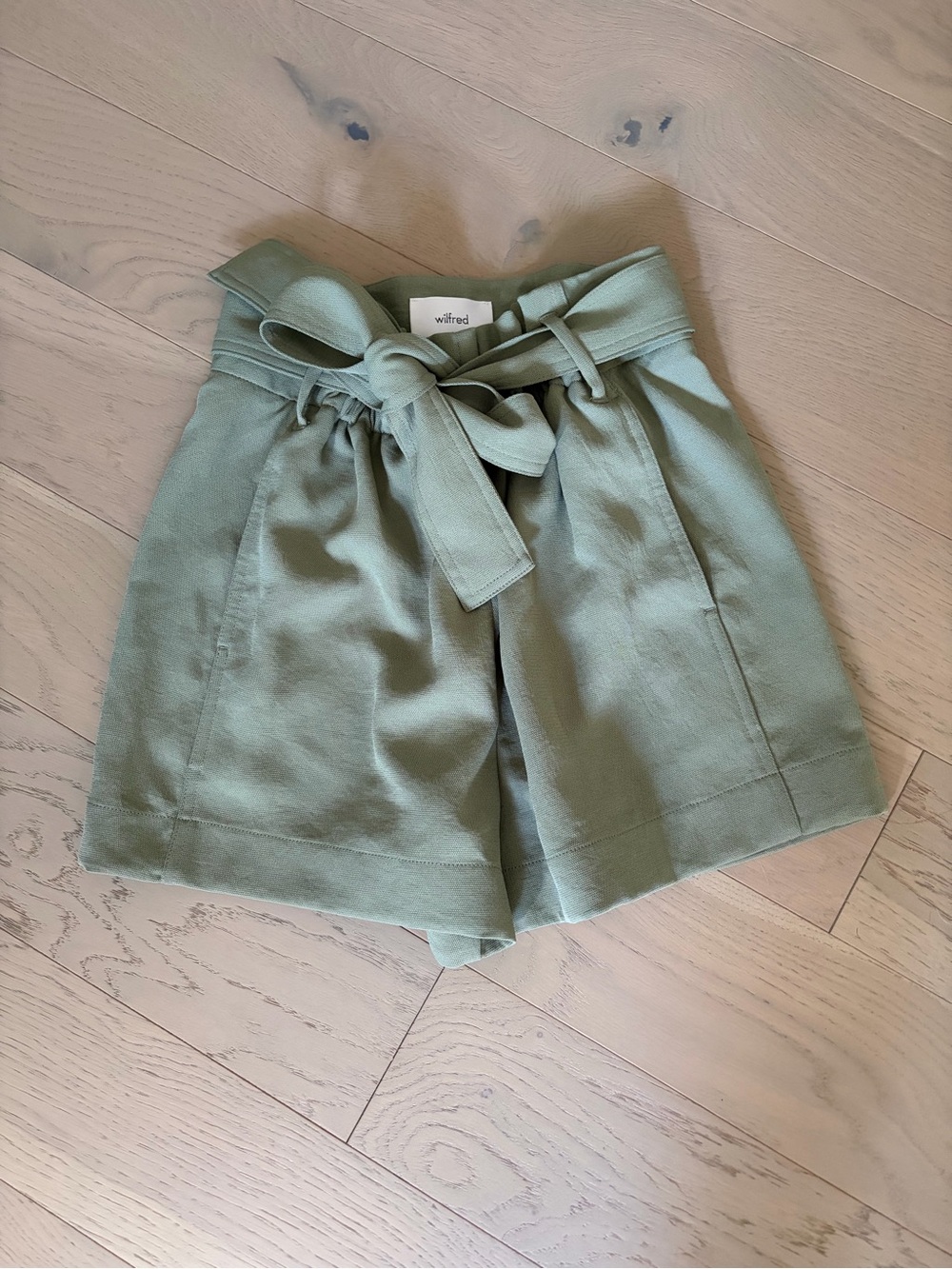 Aritzia Wilfred High-Rise Sage Green Paperbag Shorts with Self-Tie